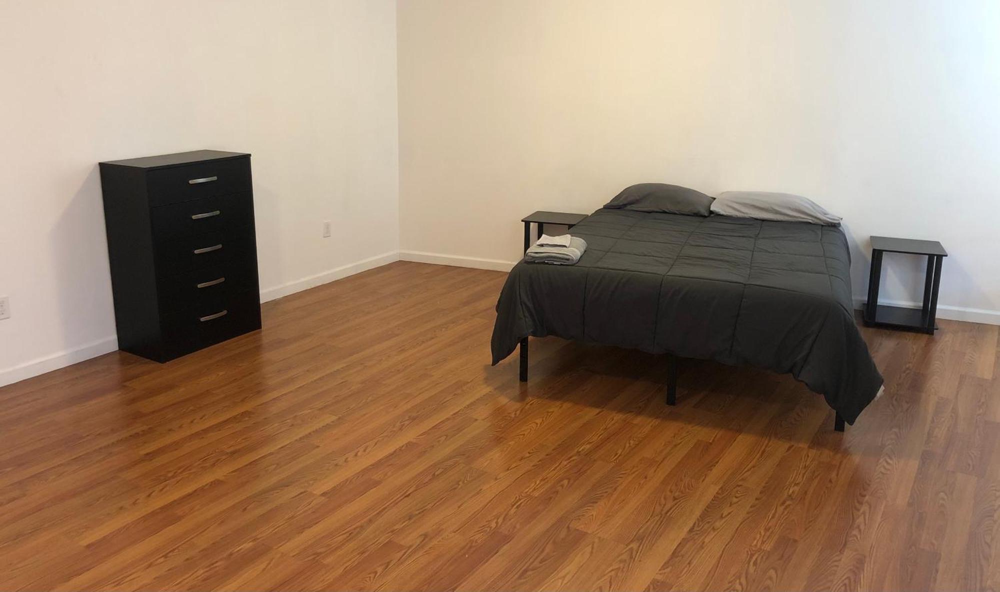 Large And Private Apartment Can Sleep Up To 8 People Comfortably With Direct Nyc Manhattan Train Only 5 Minute Walk Away Elizabeth Exteriér fotografie